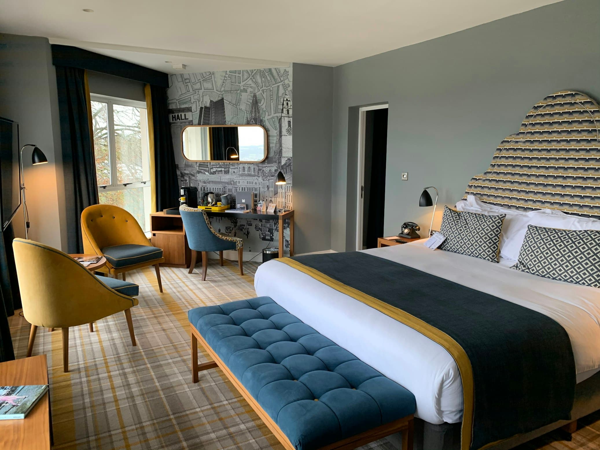 Room gallery image